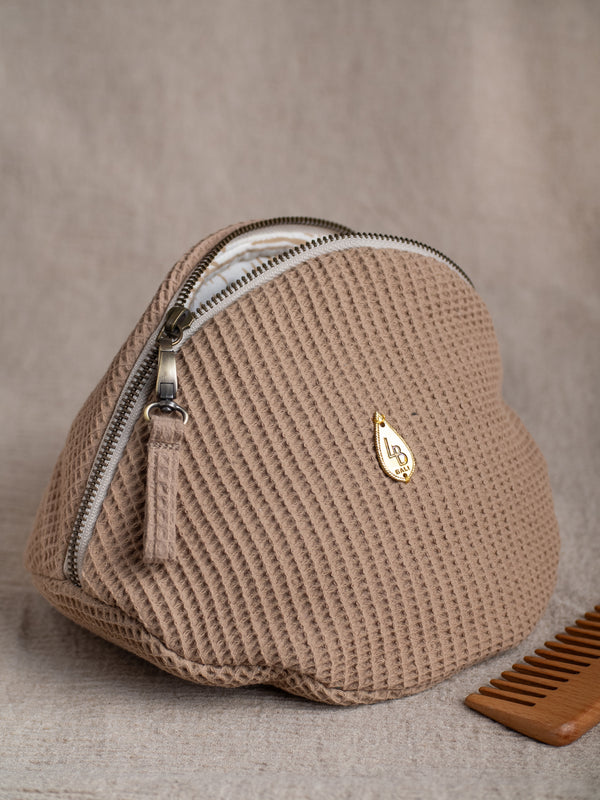 TOILETRY POUCHES