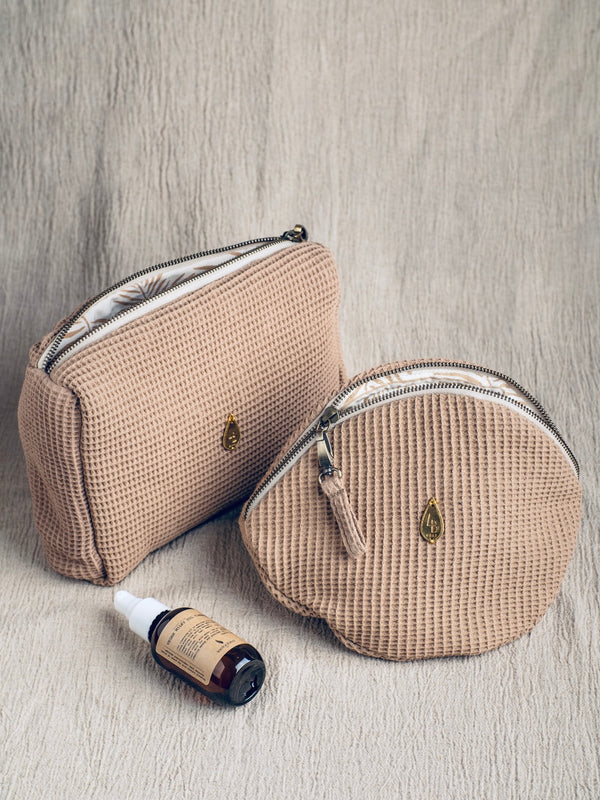 TOILETRY POUCHES