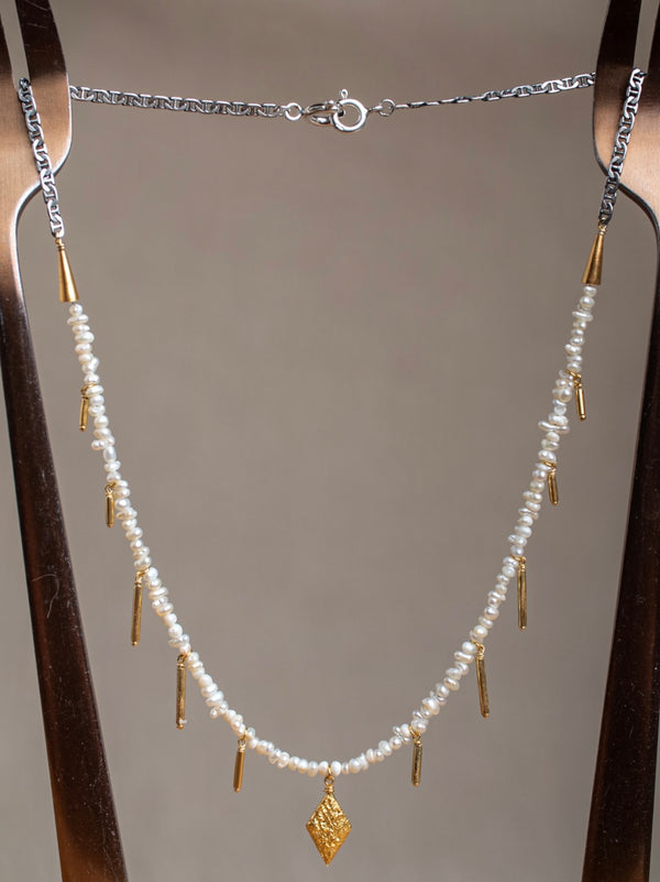 LINI NECKLACE