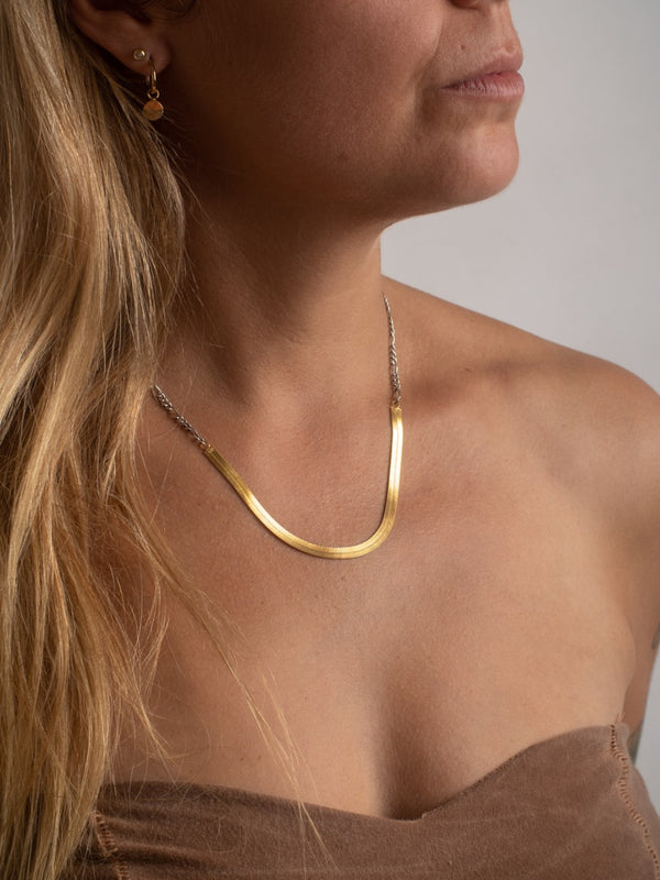 KUNDA NECKLACE